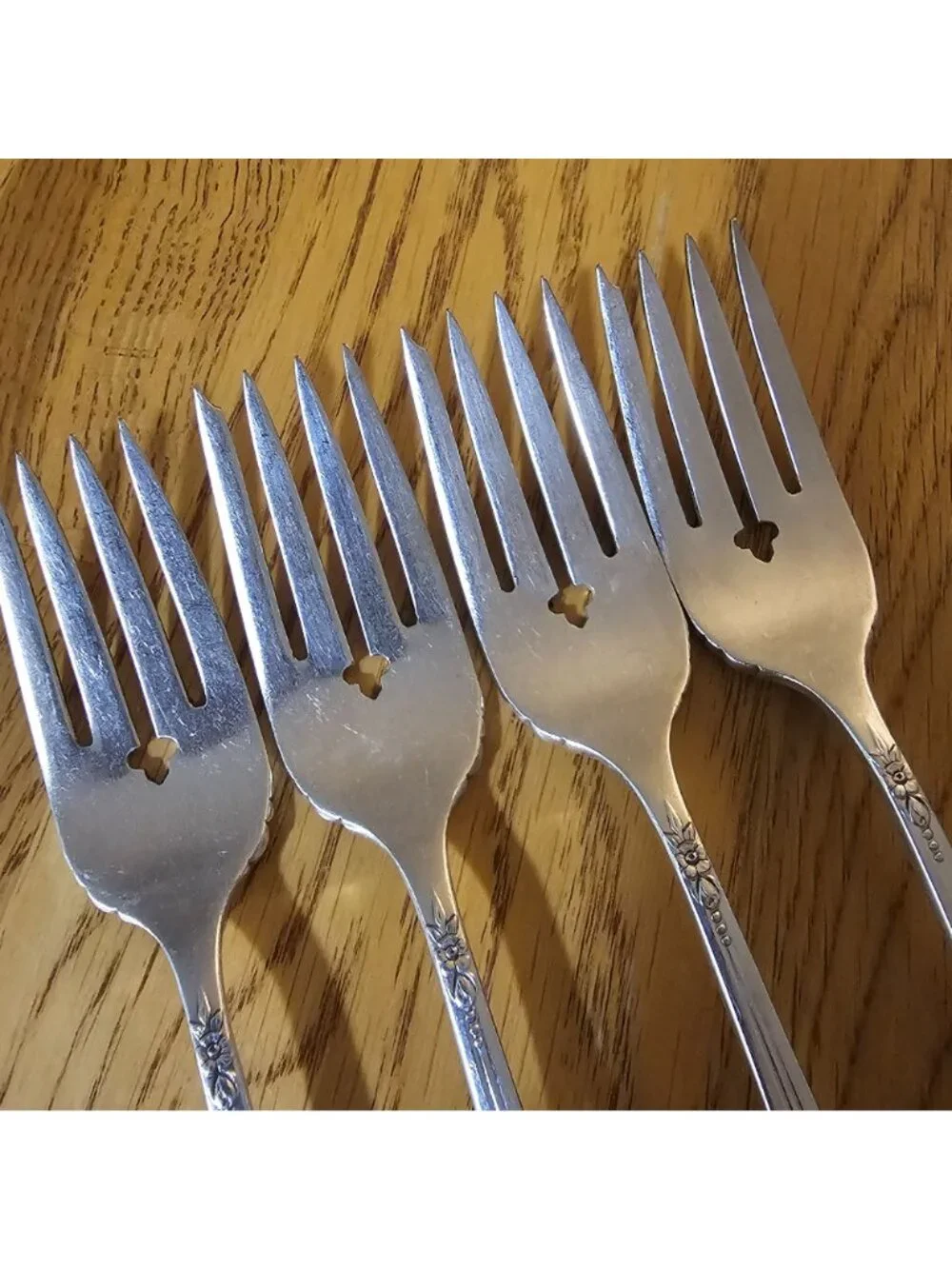 4 Rogers Plantation Silverplate Salad Forks Oneida Silver Rose Floral vtg 1948